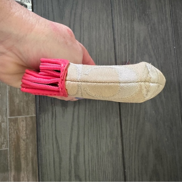 Coach Jacquard Signature Tan W/Coral Pink Trim Wallet - Picture 13 of 14